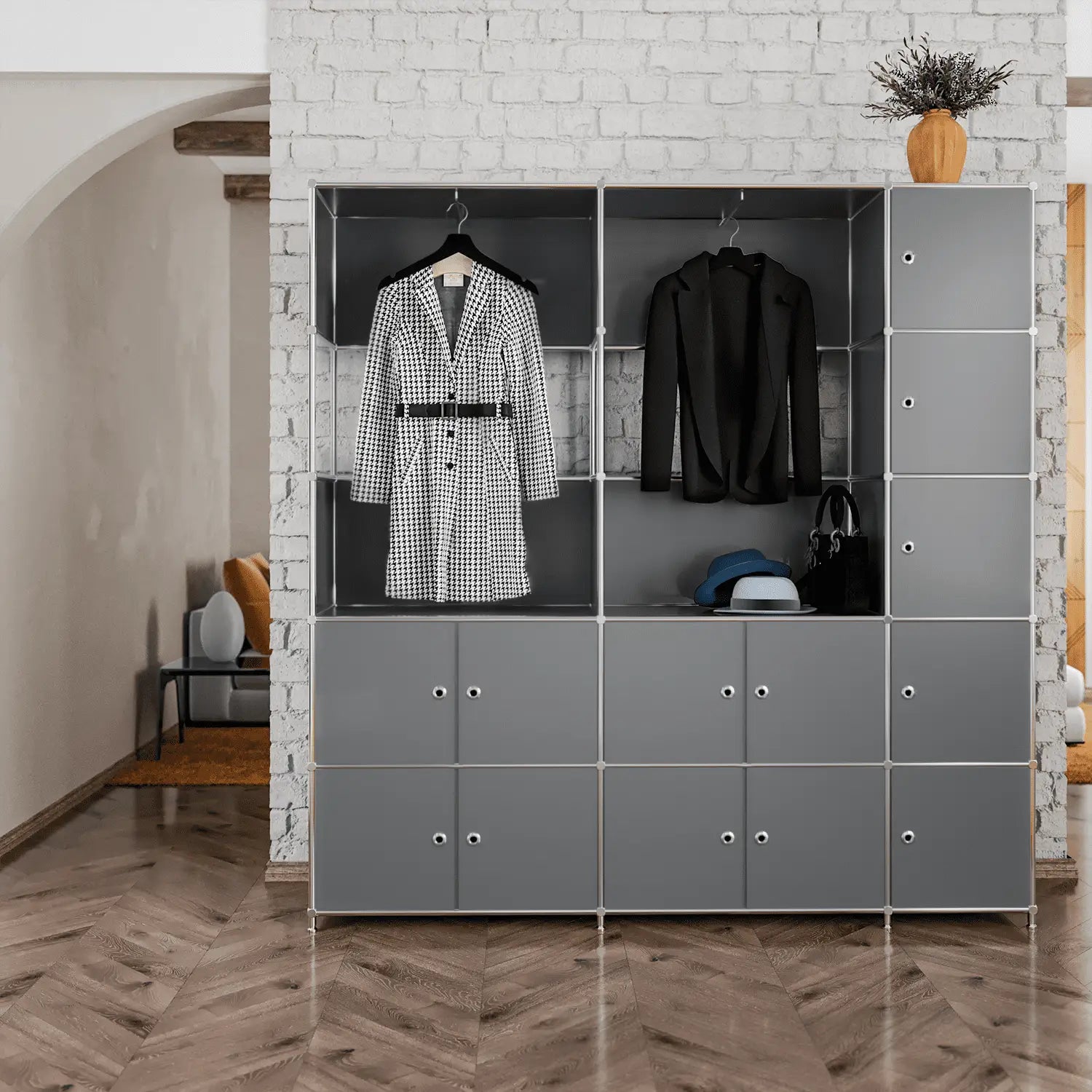 Garderobe in elegantem Dunkelgrau