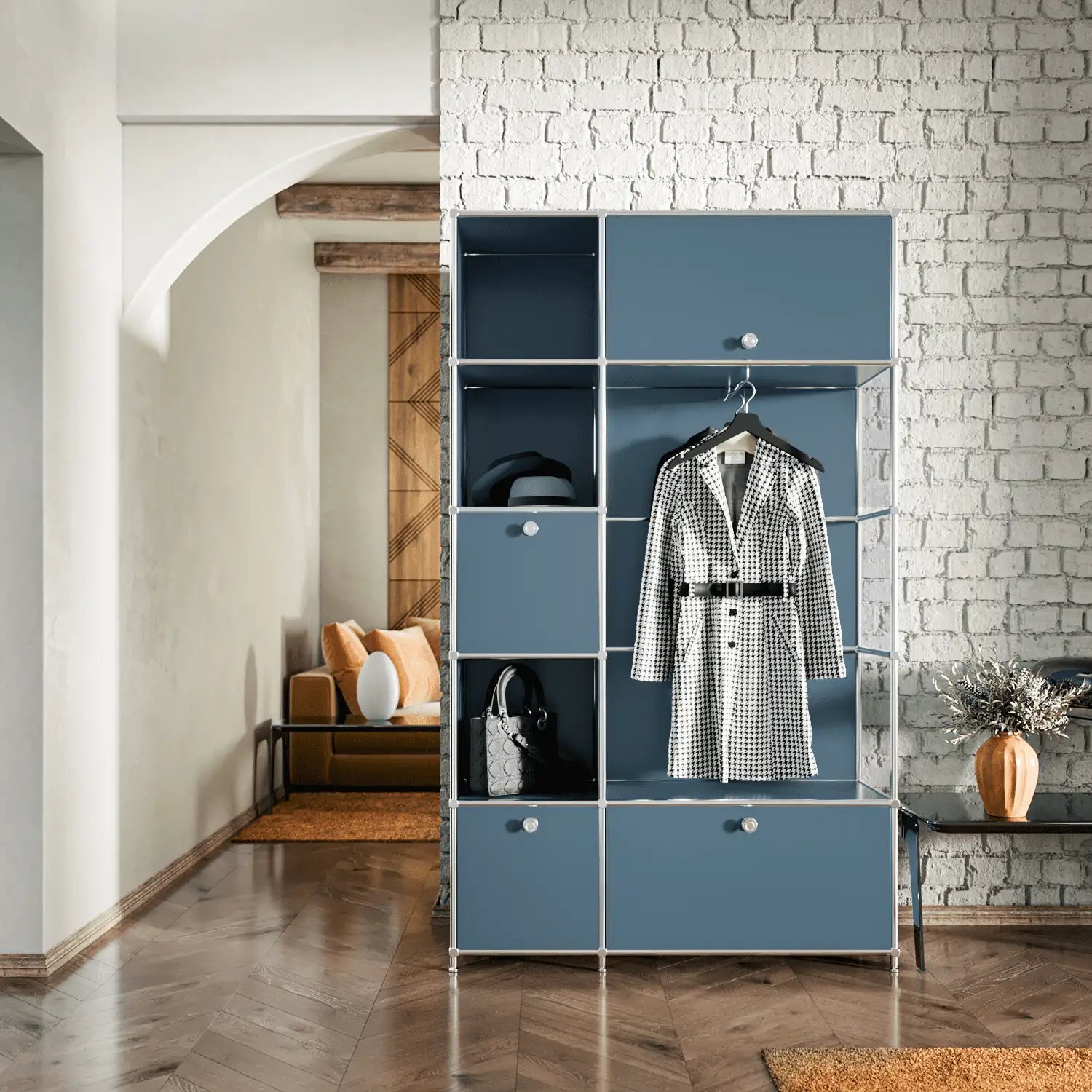 Garderobe in trendigem Petrol