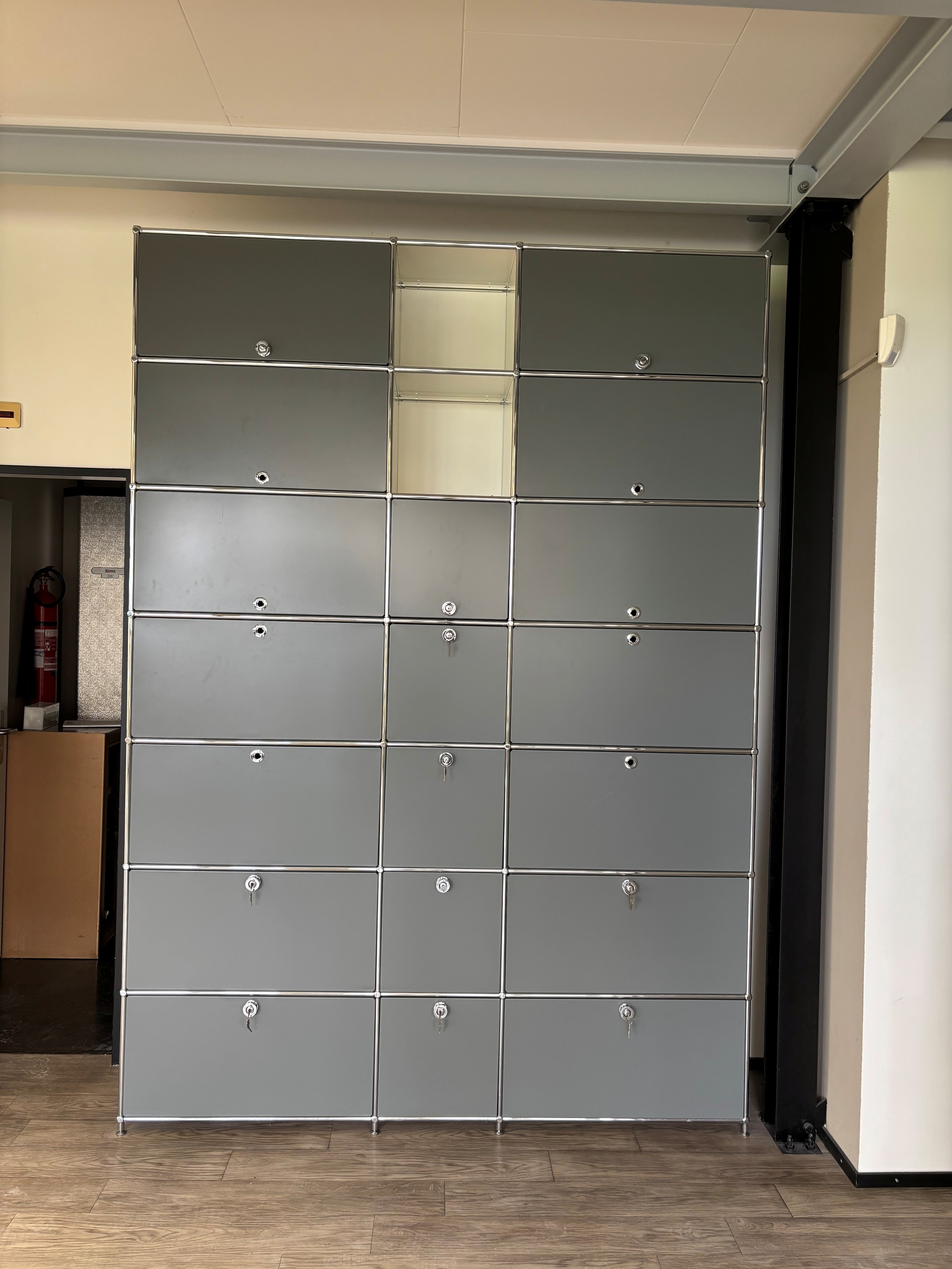 SALE: Highboard dunkelgrau/weiss 190x40x271cm