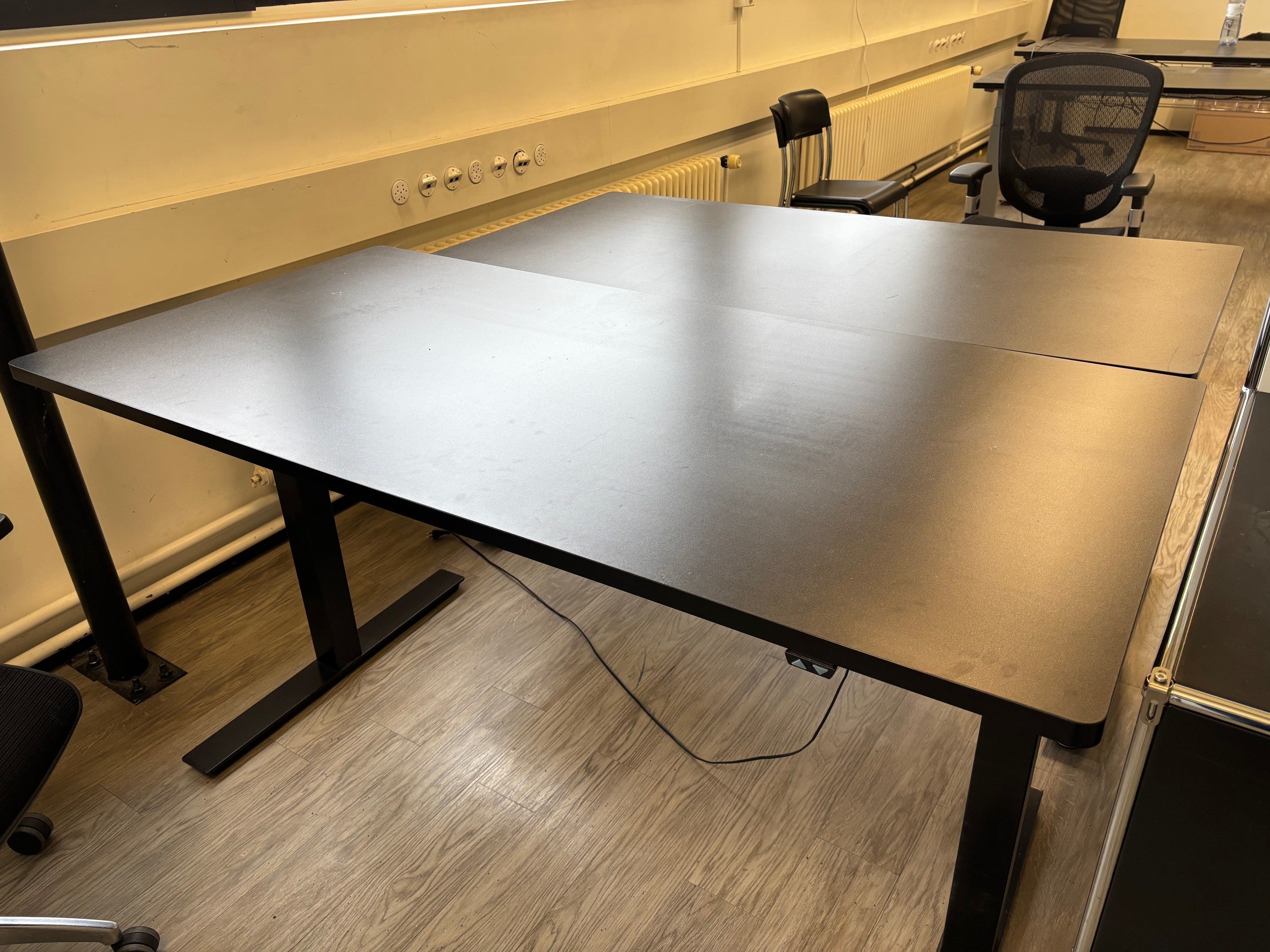 SALE: ECCO height-adjustable desk white 135x70cm