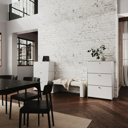 White chest of drawers with 3 drawers