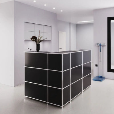 Bureau d'accueil compact en forme de L