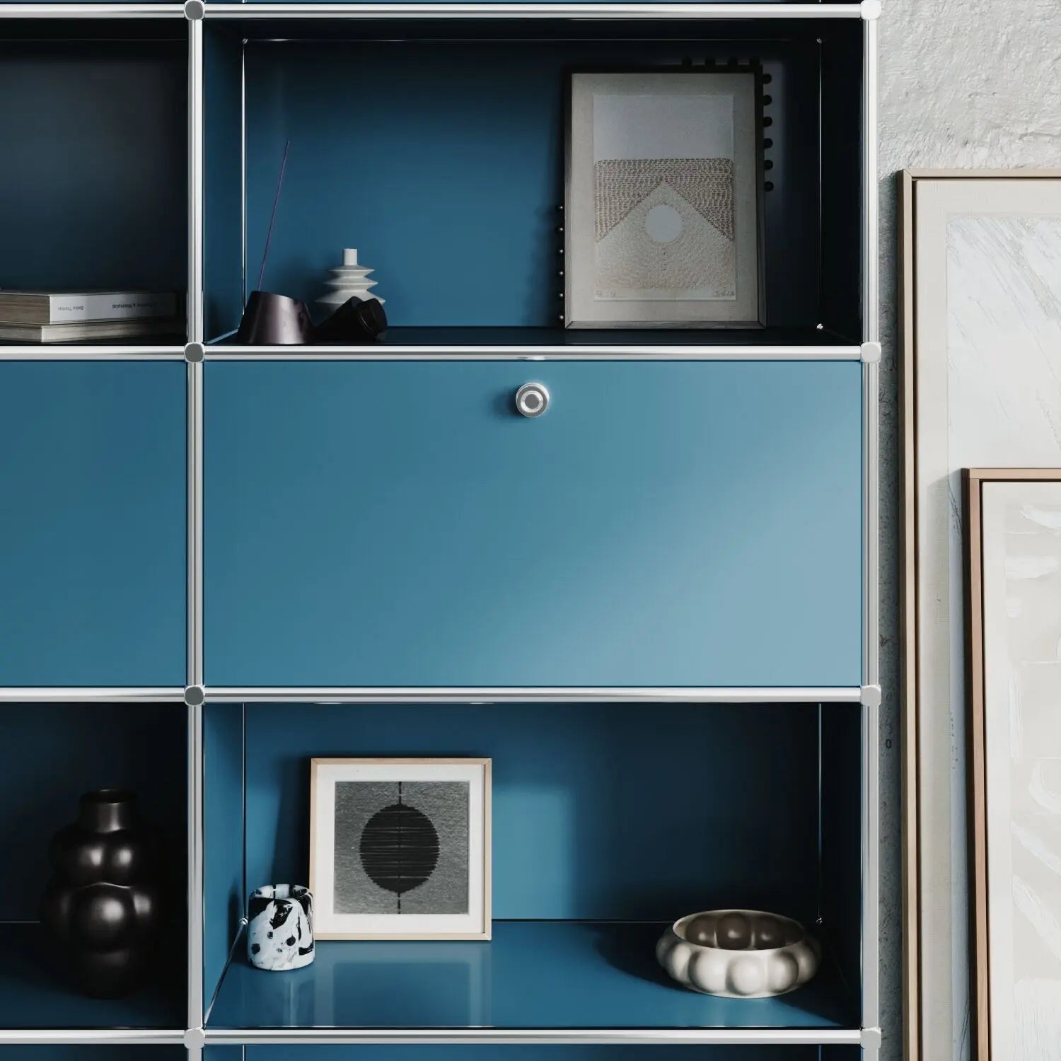 Regal in Petrol mit 3 Klappen