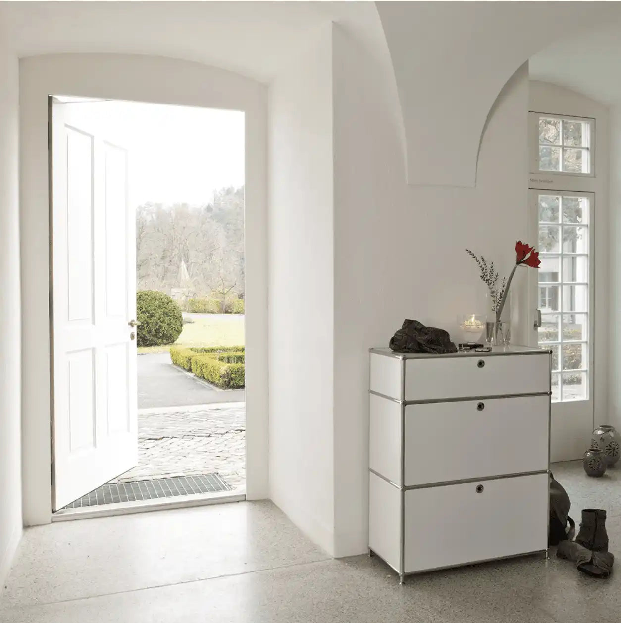 White sideboard, individually configurable