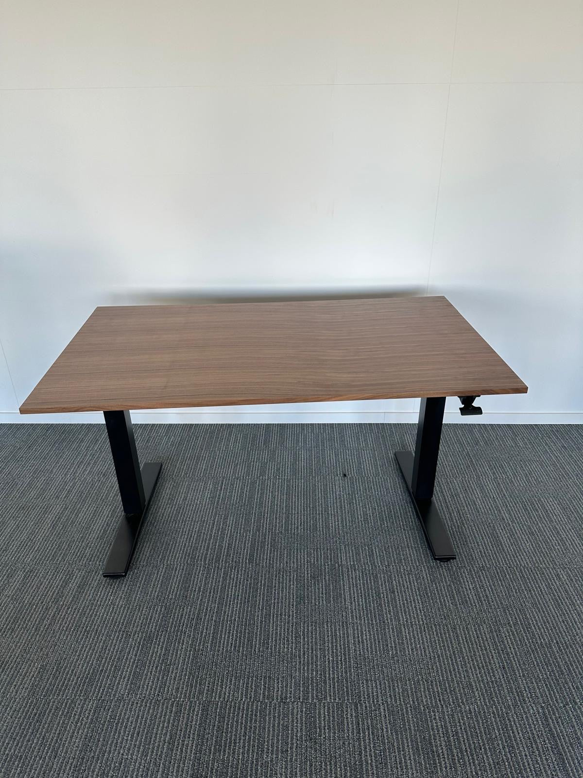 SOLDES : Bureau ECCO réglable en hauteur, blanc, 135 x 70 cm