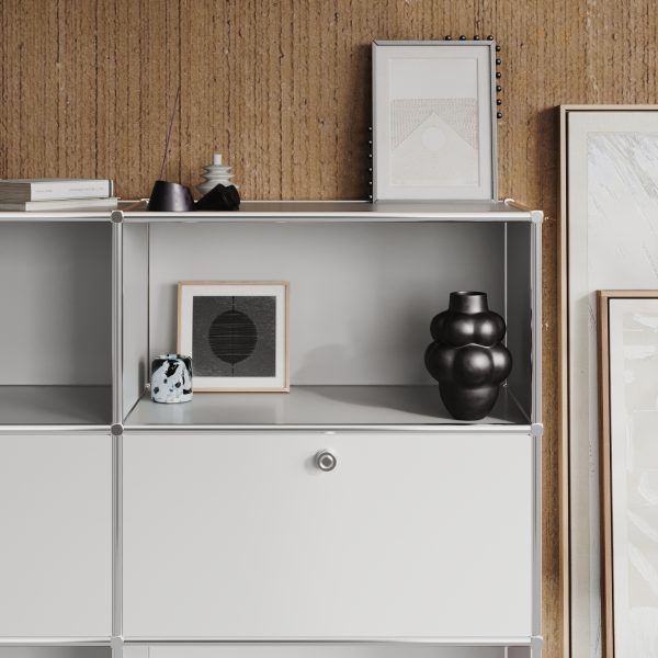 Shelf in white with 3 flaps